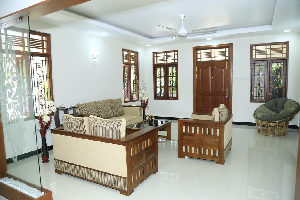 Superior Rest Hotel Jaffna Exterior photo