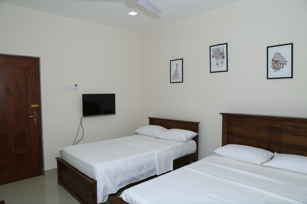 Superior Rest Hotel Jaffna Exterior photo
