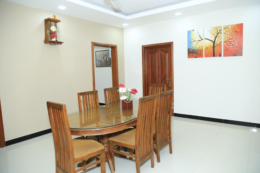 Superior Rest Hotel Jaffna Exterior photo