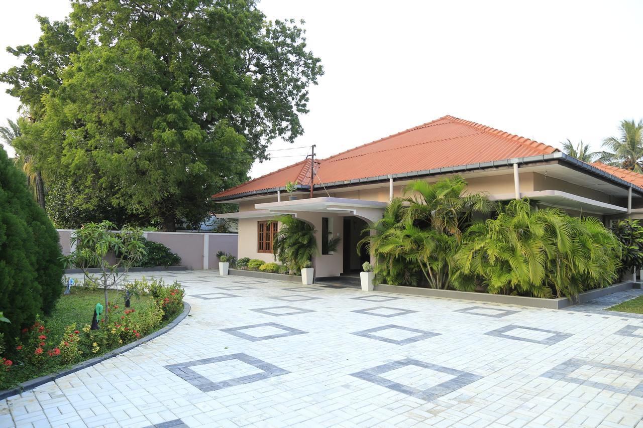 Superior Rest Hotel Jaffna Exterior photo